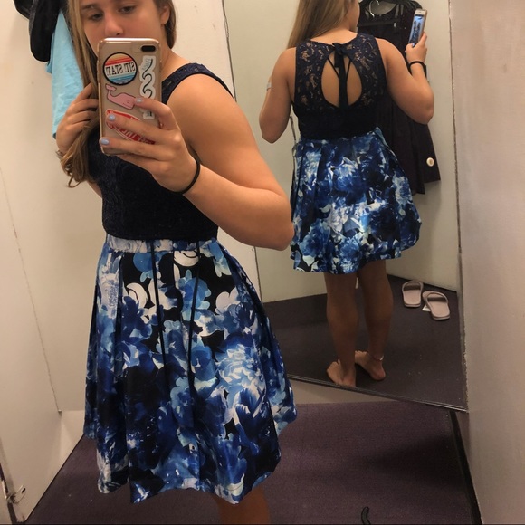 Prom/homecoming dress - Picture 2 of 4